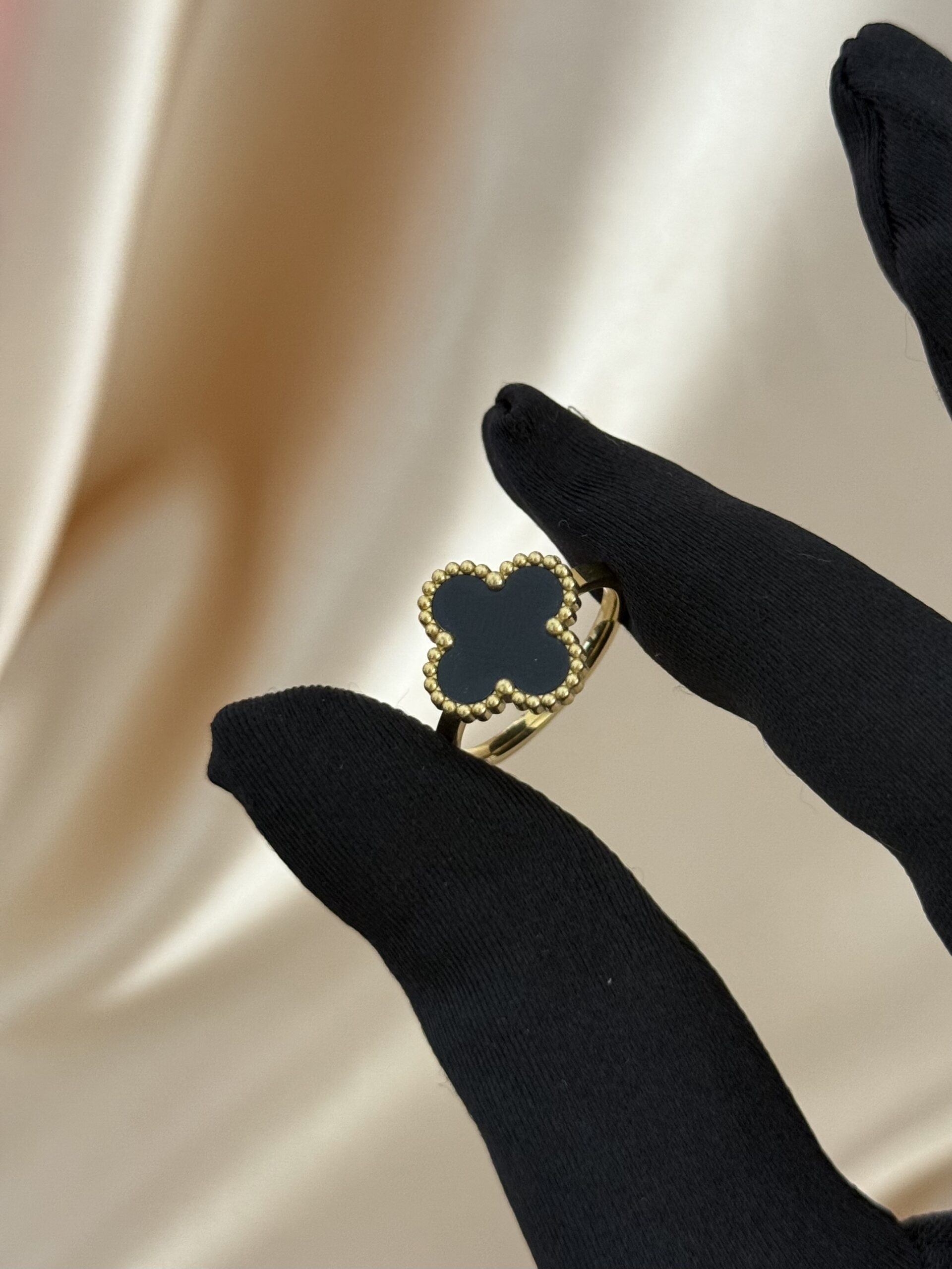 Unaza”Lule Zezë”